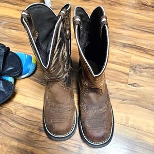 Preowned Justin round toe cowgirl boot size 10